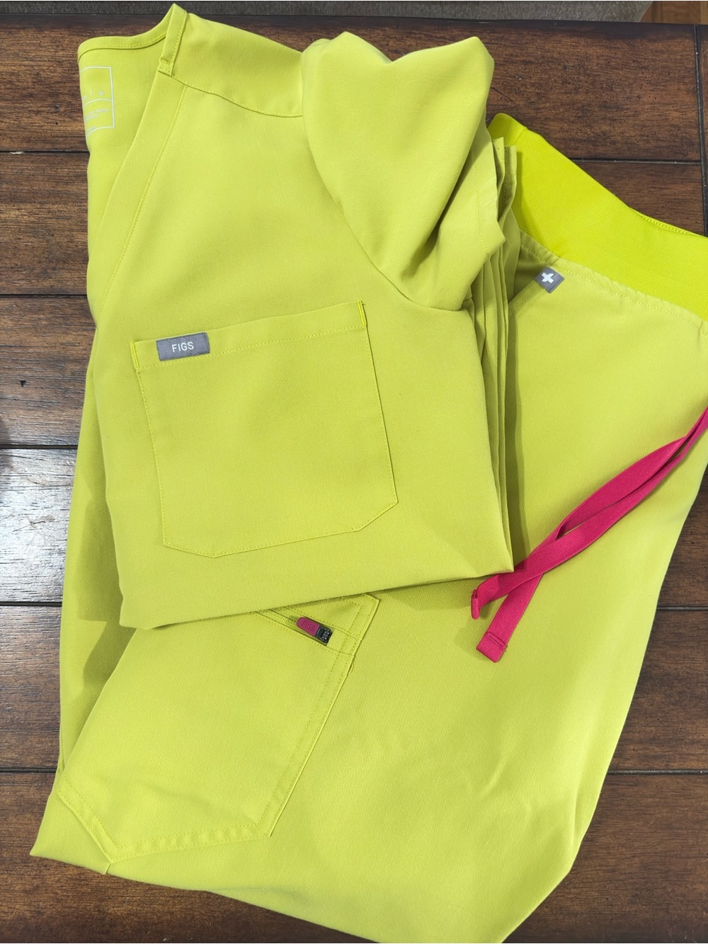 Figs Limeade Small Top Medium Bottoms